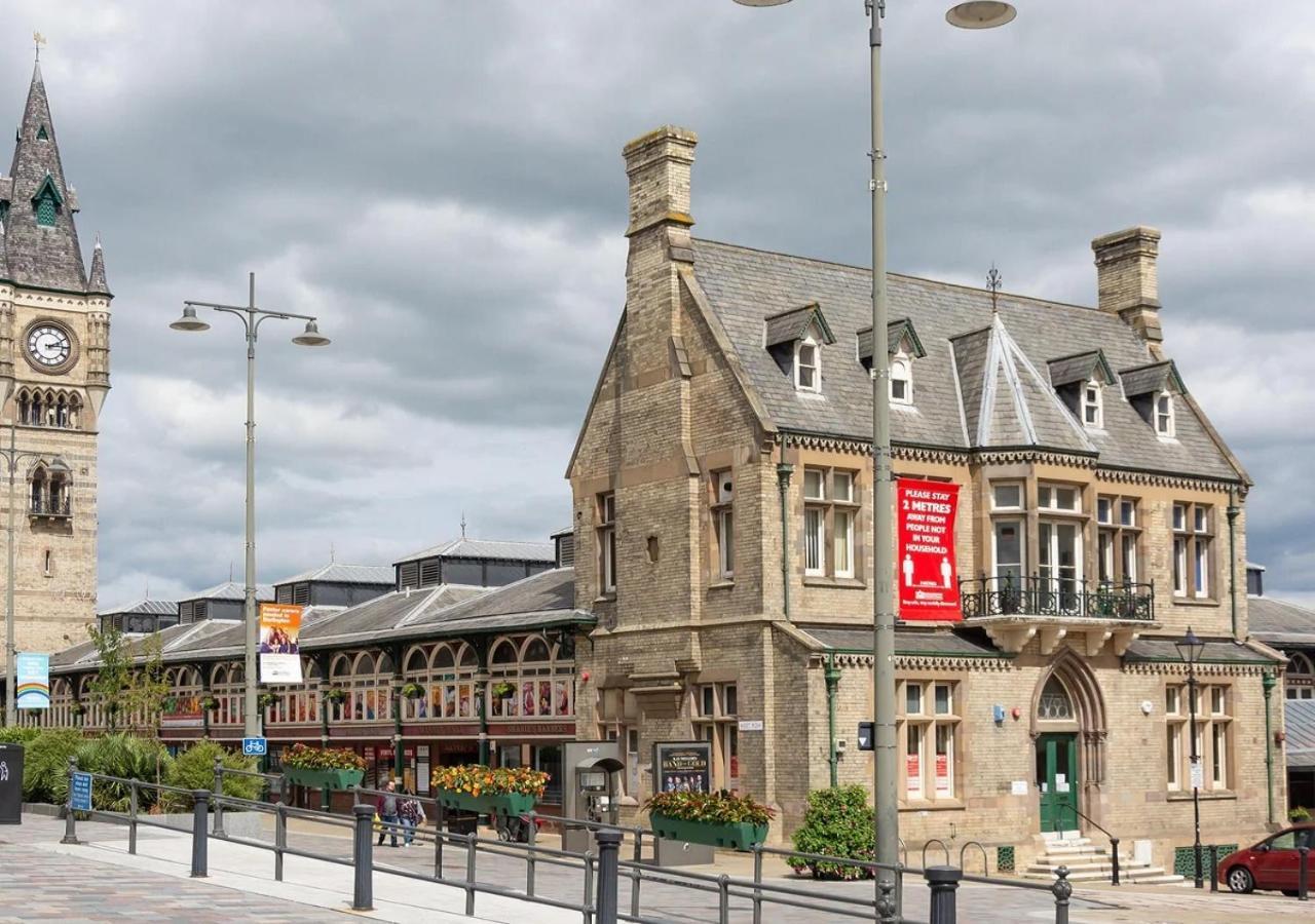Apartment 1 Exquisite Two King Bedroom With En Suites - Close To The Town Centre, Rail, Airport And Theatre Darlington  Esterno foto
